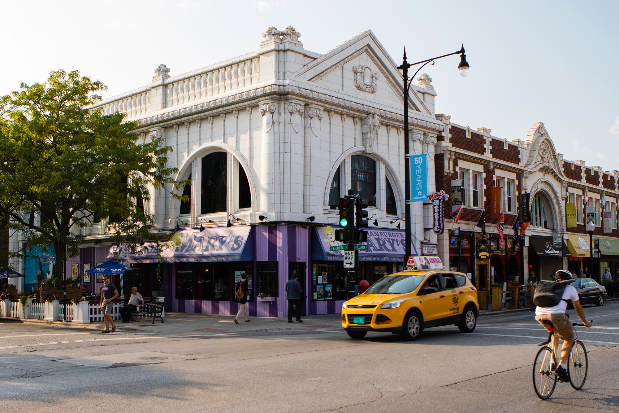 The Best Chicago Neighborhoods to Live in Without a Car