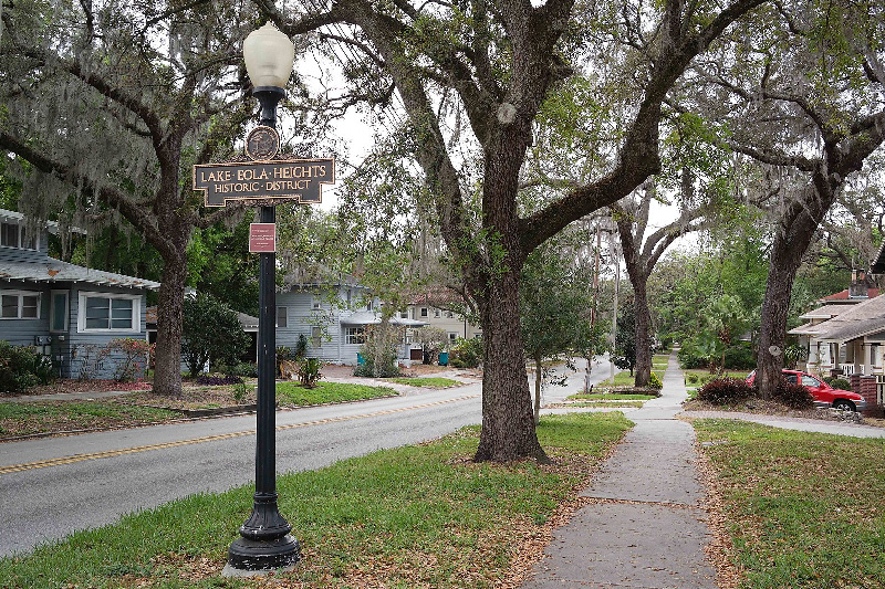 A view of Lake Eola Heights Historic District in Orlando, Florida