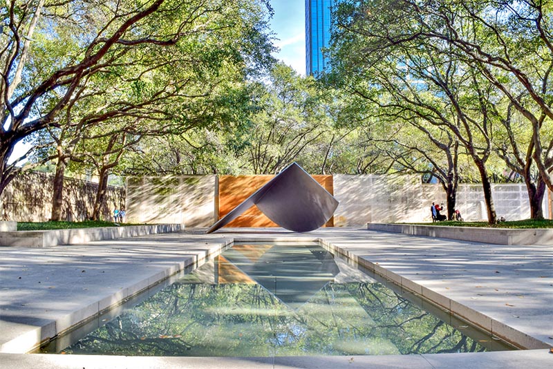 Reflecting pool outside the Dallas Museum of Art