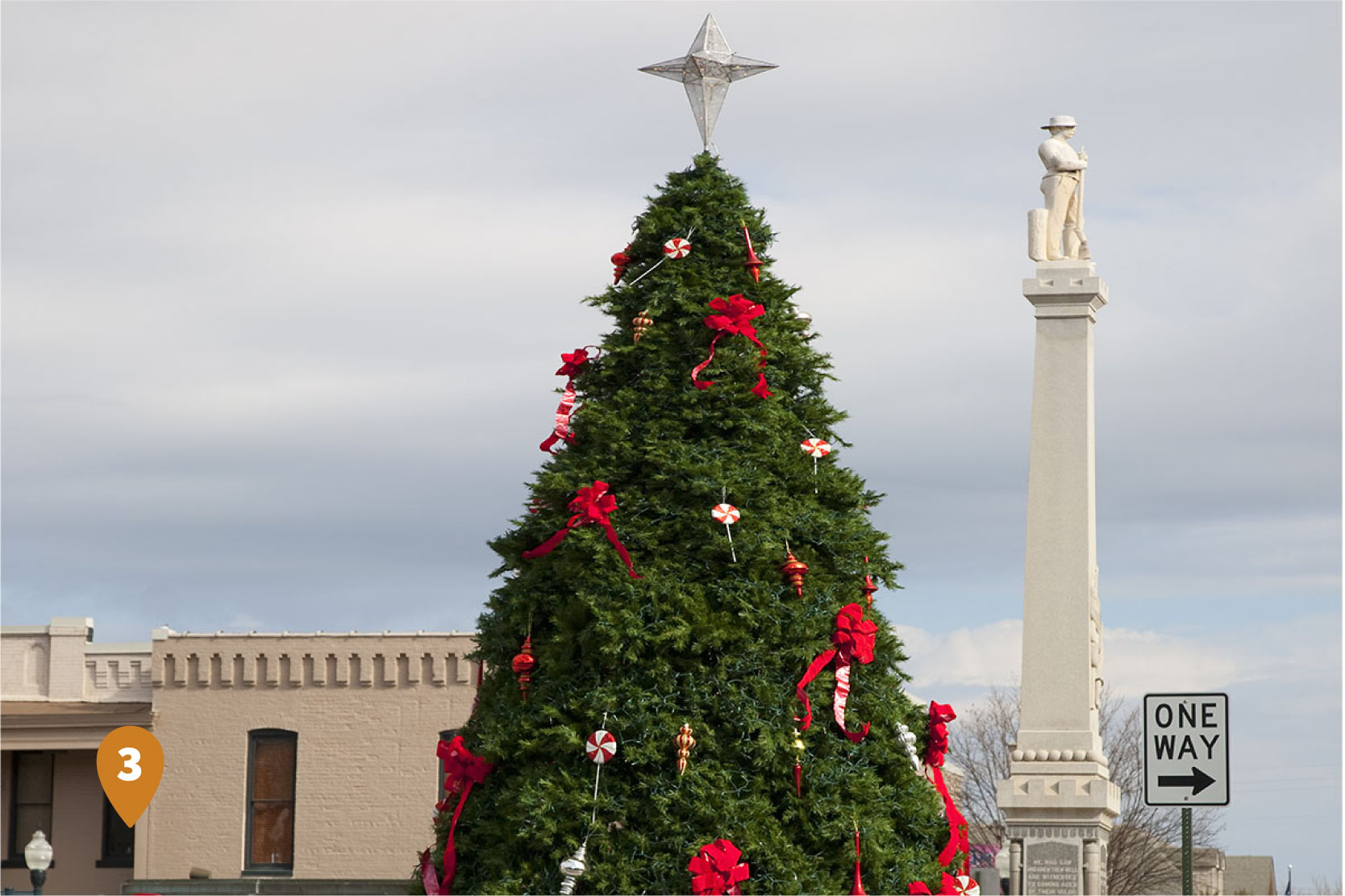 Christmas tree in Franklin public square