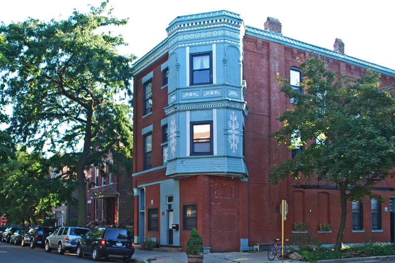 Housing in East Village, Chicago