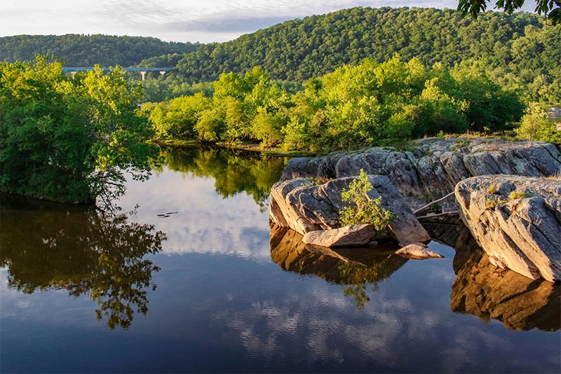 A river runs through rocky cliffs in Philadelphia