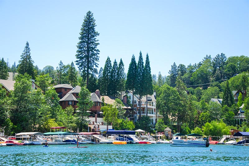 Large homes and lake activities in Lake Arrowhead California