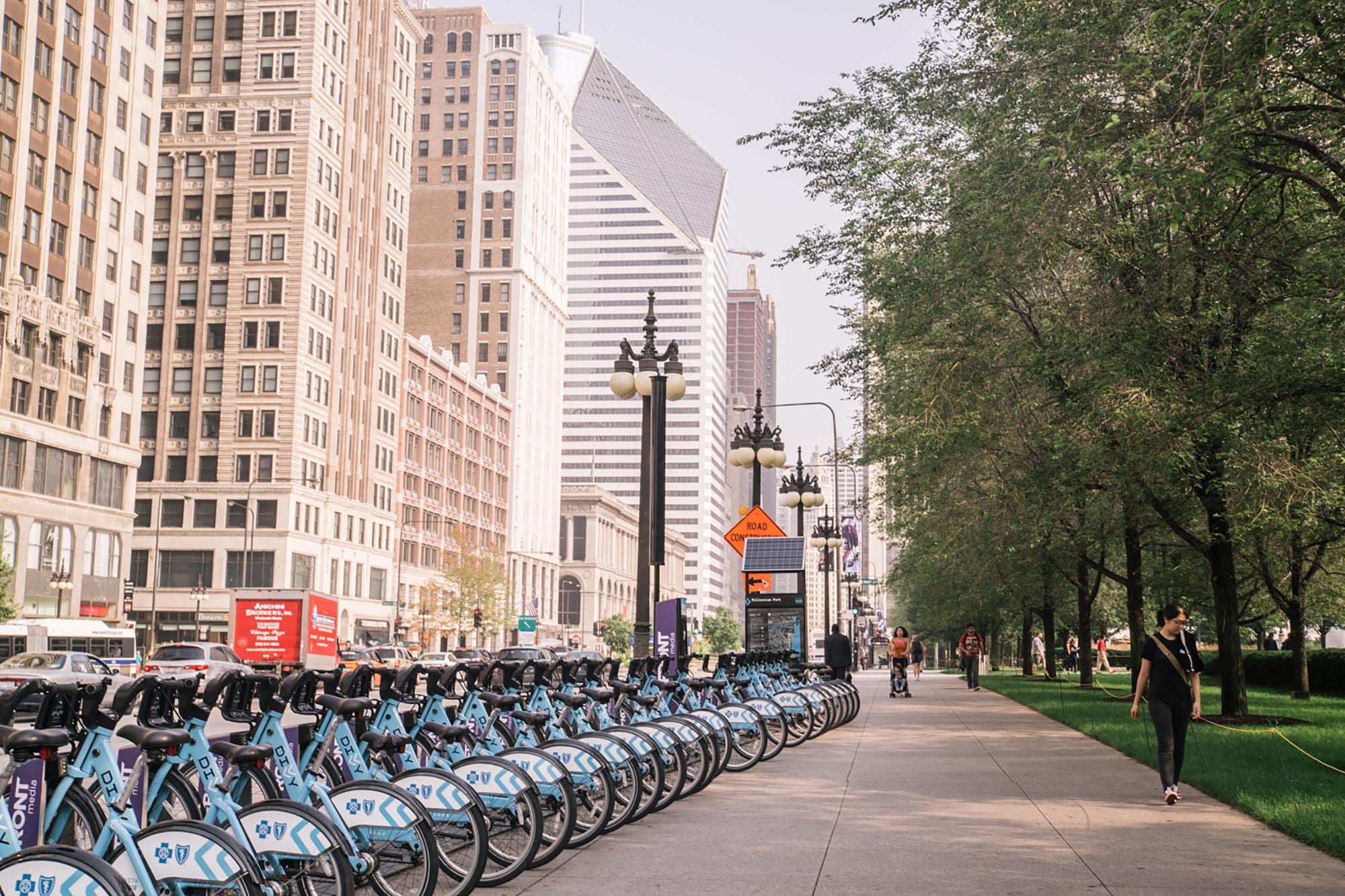 The Best Chicago Neighborhoods to Live in Without a Car