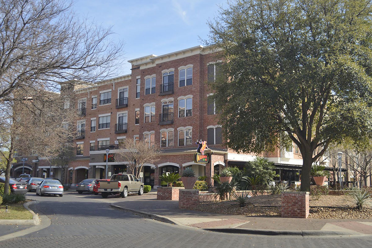 Apartment building in Hyde Park 