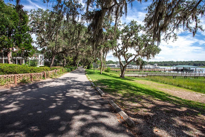 A roadway on the Isle of Hope near Savannah from which you can see the marina