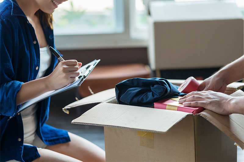Making a checklist when moving to a new home helps to make the transition easier.