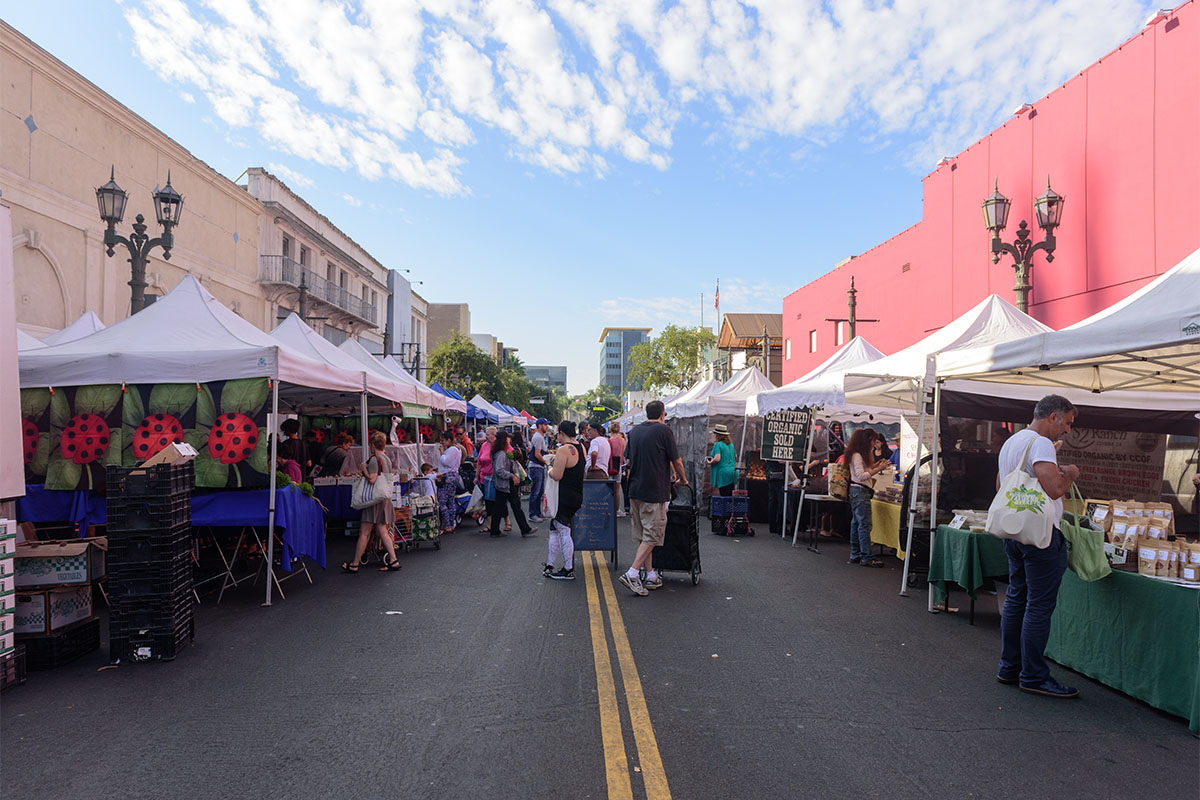 Farmers market in Hollywood California 