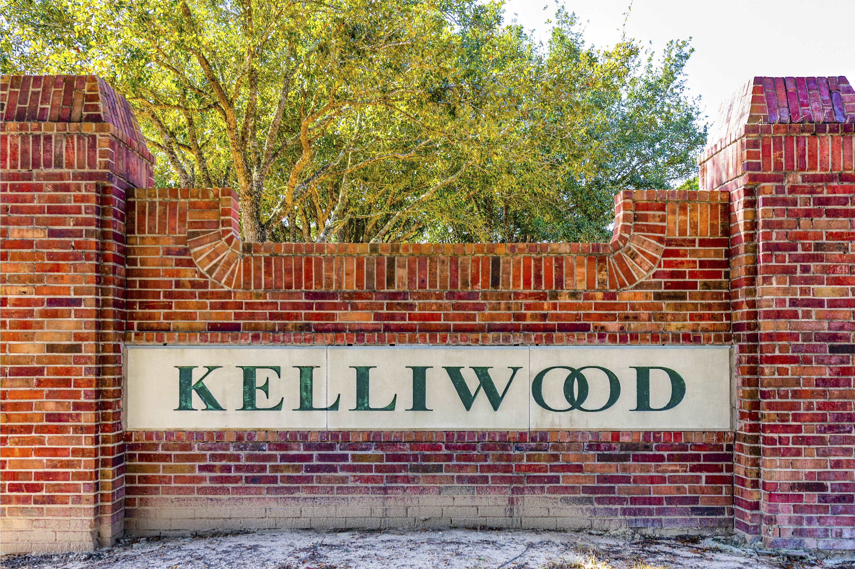 Kelliwood Entrance