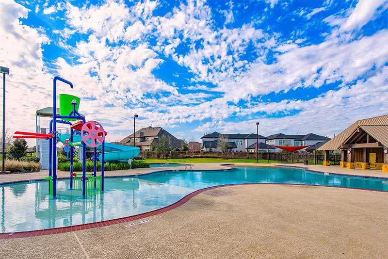 A family-friendly pool in Cinco Ranch in Katy Texas